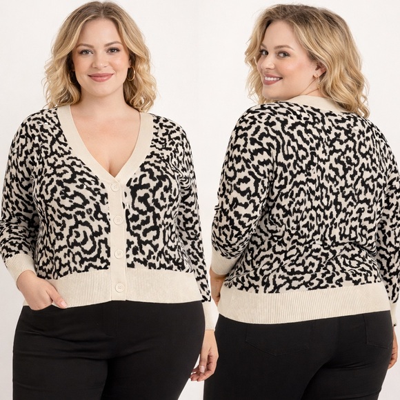 T Tahari Sweaters - T Tahari NWT Zebra Ivory Black Jacquard V Neck Cardigan Women’s Plus Size 2X